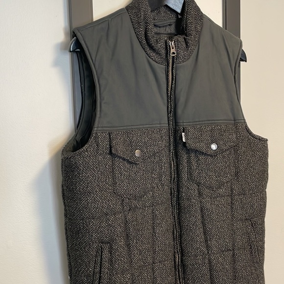 Levi’s Men’s Vest - Picture 2 of 5